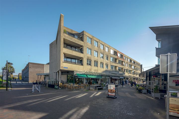 Noordeinde 317 in Almere foto