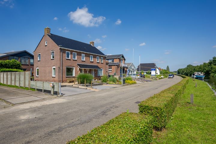Noordeinde 64 in Leimuiden foto