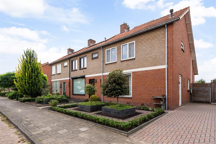 Noordenbergstraat 5 in Holten foto