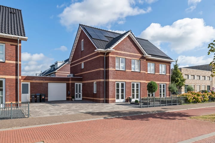 Noorderhof 49 in Meteren foto