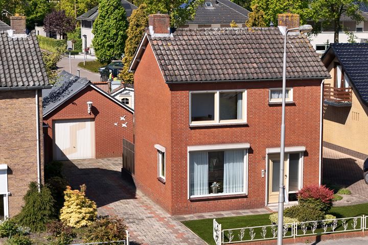 Noorderstraat 17 in Sprundel foto