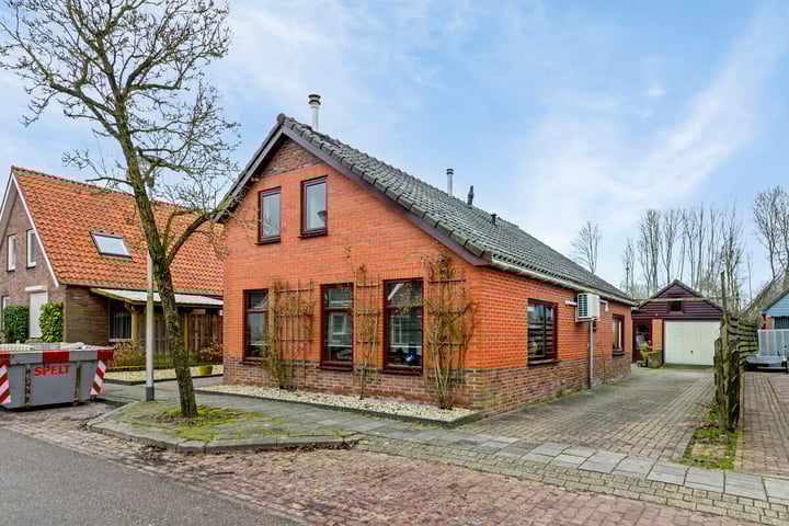 Noorderstraat 28 in Oostwold foto