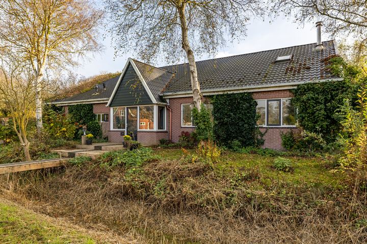 Noorderweg 8 in Zandeweer foto