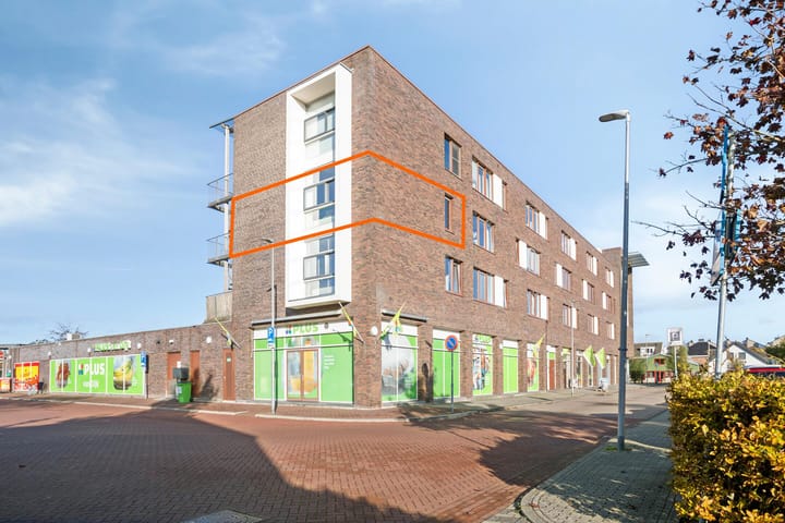 Noordplein 65 in Roelofarendsveen foto