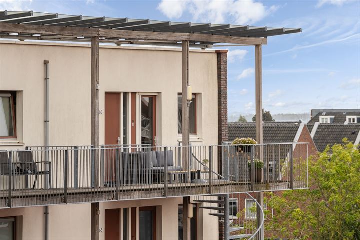 Noordplein 85 in Roelofarendsveen foto