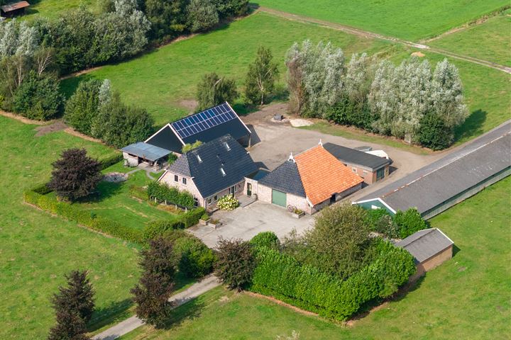 Noordwolderweg 13 in Vinkega foto
