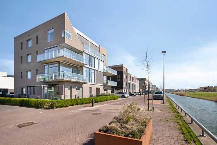 Noorwegenkade 386 in Almere foto