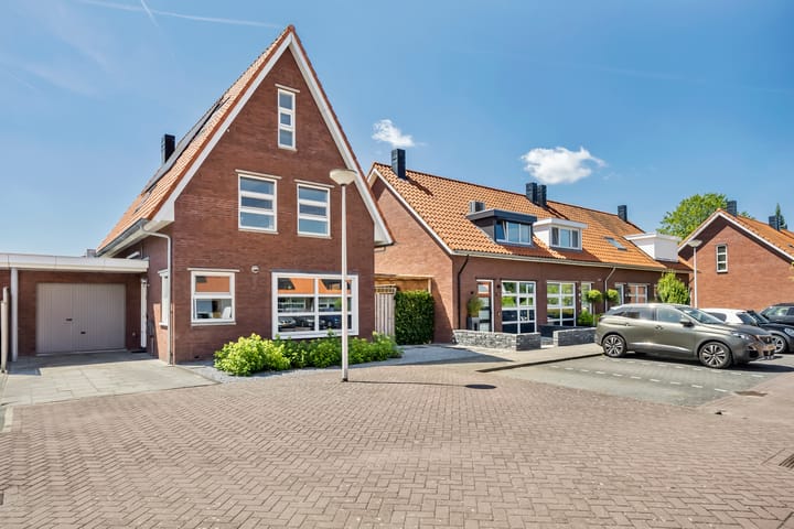 Notenboomstraat 18 in Schelluinen foto