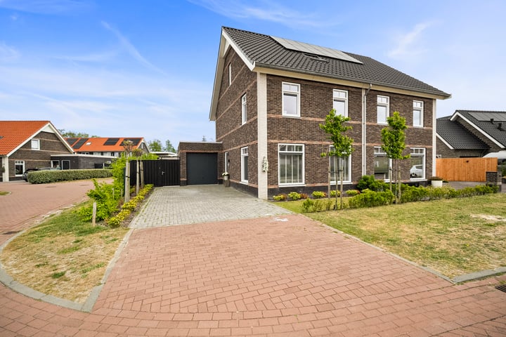 Notenhout 49B in Julianadorp