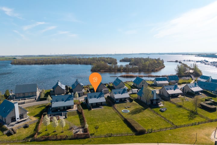 Oesterdam 99 in Tholen foto