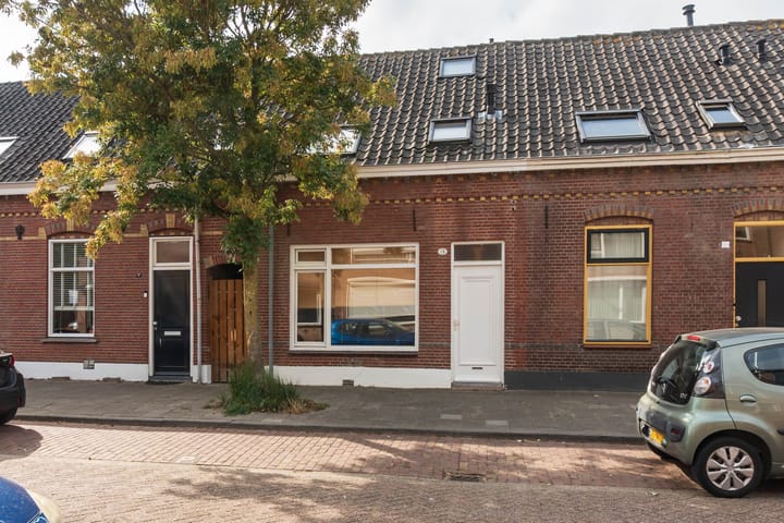 Oeverstraat 15 in Tilburg