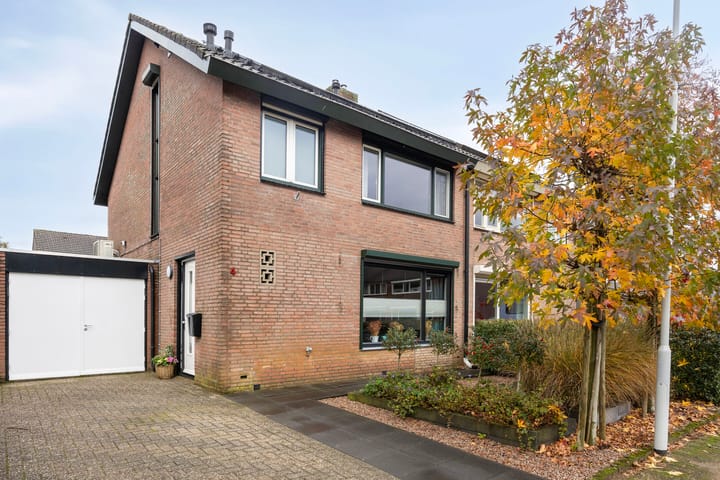 Oeverstraat 4 in Gaanderen