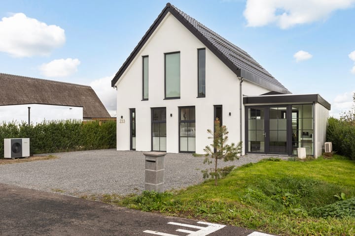 Oeverwalweg 233 in Almere