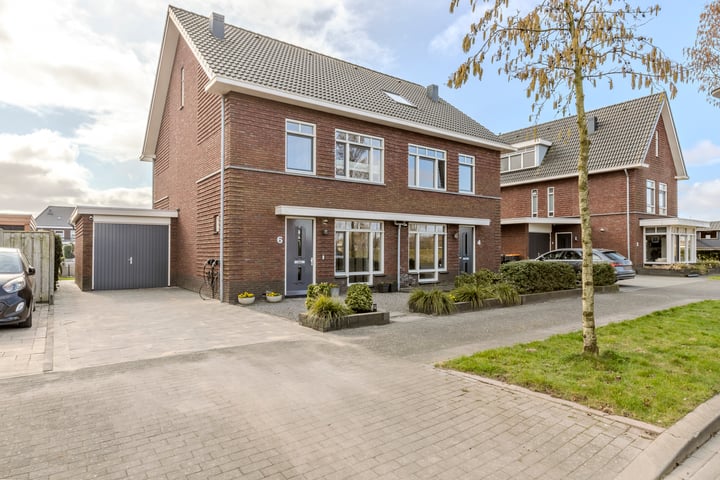 Oeverzeggeweg 6 in Heerhugowaard foto