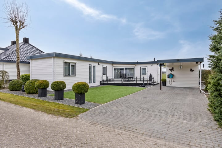 Oirschotsedijk 9015 in Wintelre foto