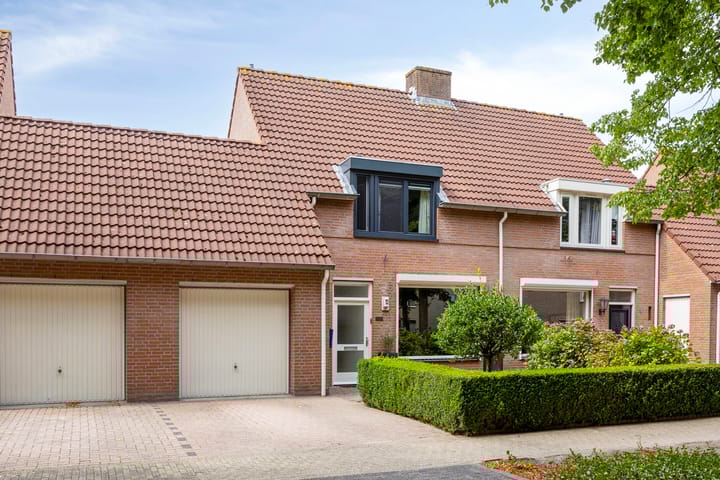 Oisterwijkplantsoen 12 in Riel