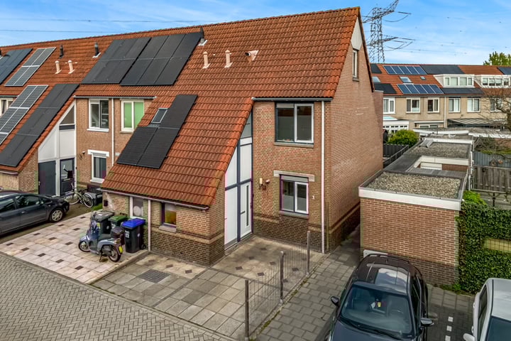 Oldebroekstraat 2 in Zaandam