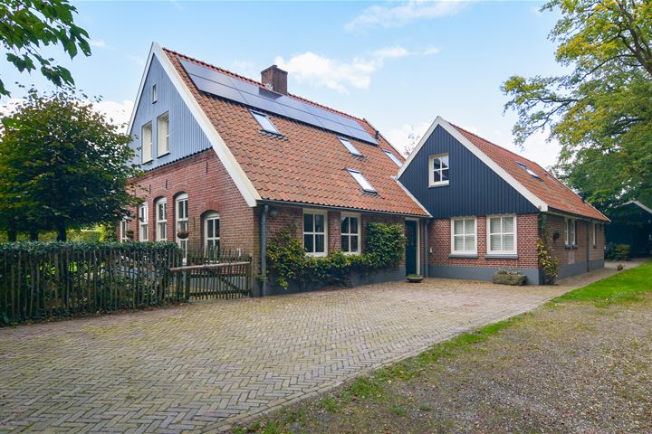 Oldenzaalsestraat 694 in Enschede foto