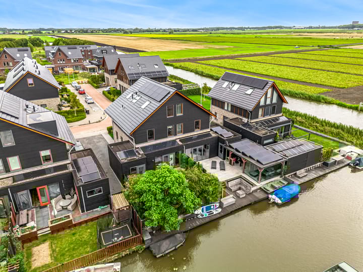 Oliesloot 6 in Berkhout foto