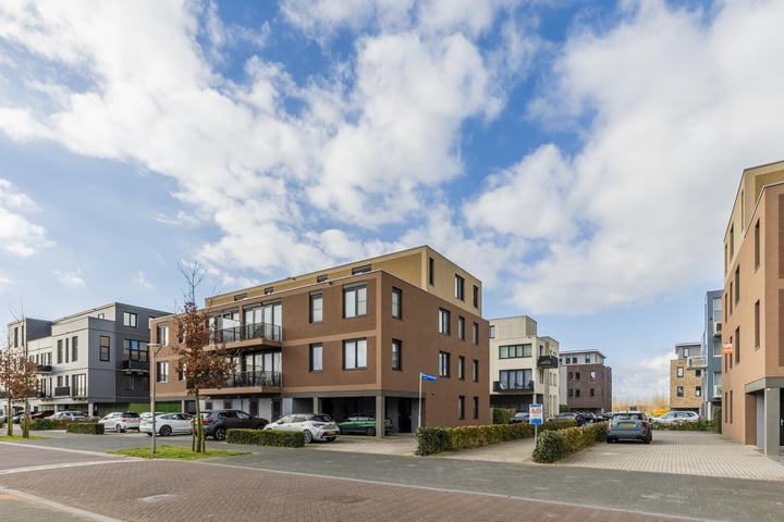 Olivier van Noortstraat 20B in Almere foto