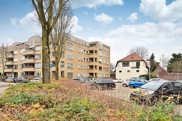 Olmenlaan 98 in Bussum foto