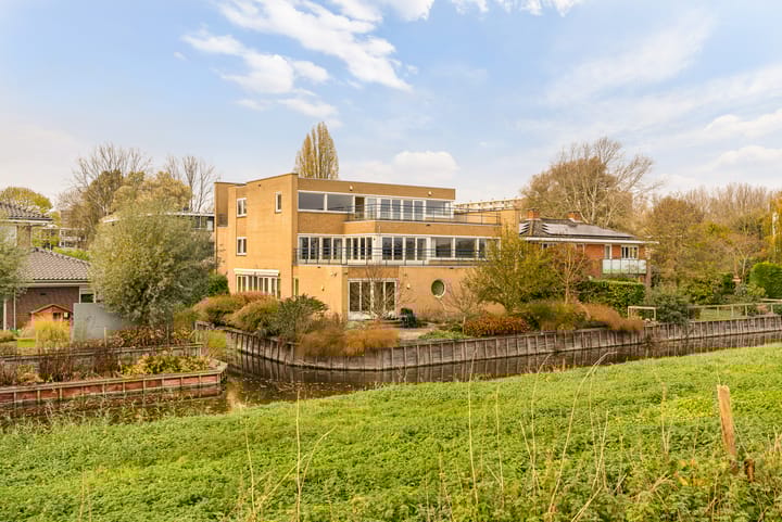 Olympiadelaan 16 in Amstelveen foto