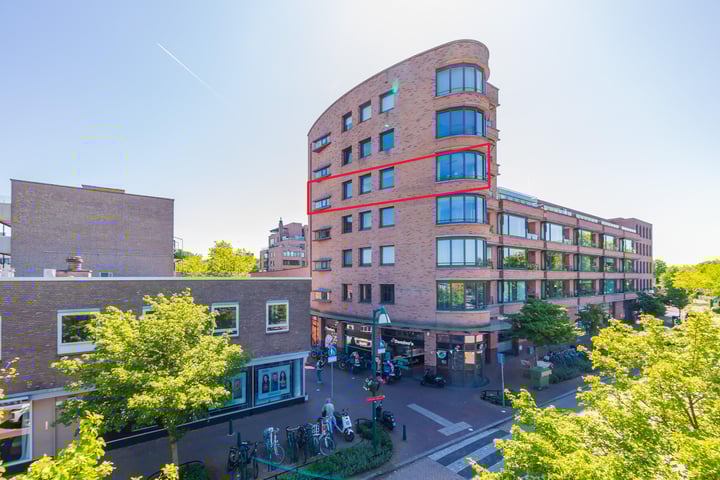 Ommevoort 402 in Oegstgeest foto