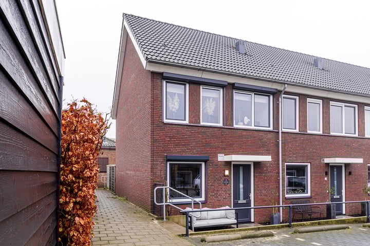 Ons Genoegen 1 in Puttershoek foto