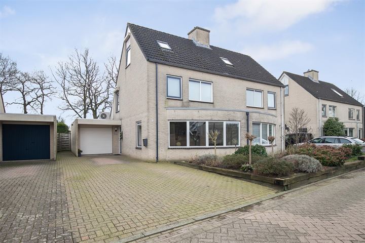 Onstahof 20 in Assen foto