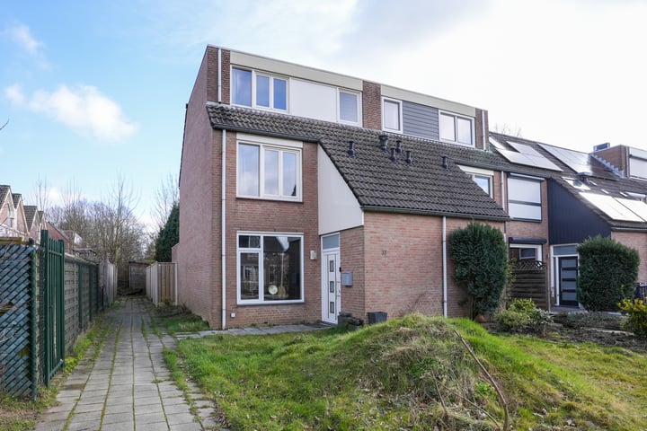 Oogstweg 33 in Heerlen foto