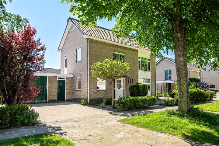 Ooievaarslaan 27 in Sneek foto