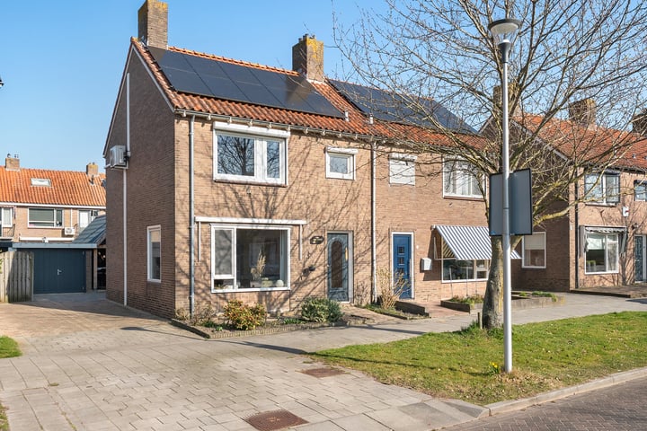 Ooievaarstraat 11 in Kampen foto