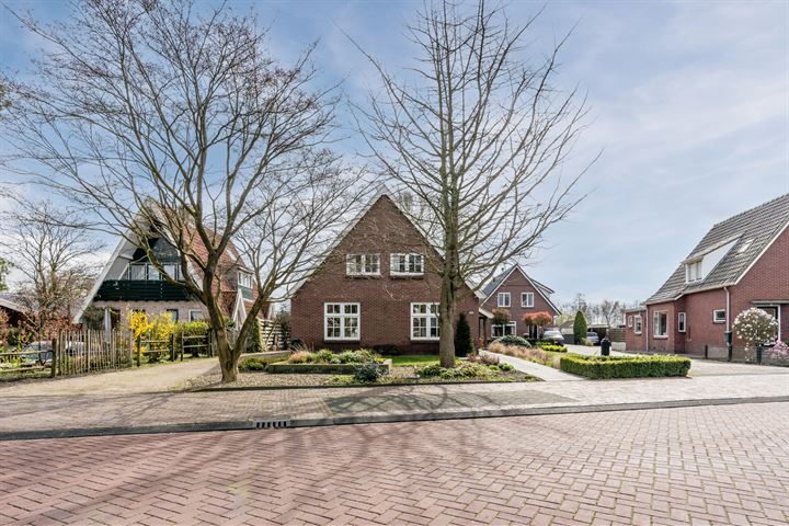 Oosteinde 214 in Vriezenveen foto