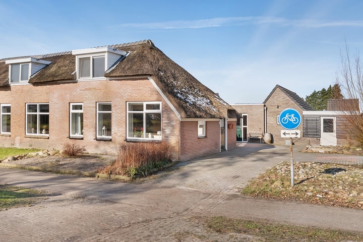 Oosteinde 33 in Wapserveen foto