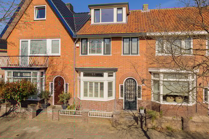 Oosterduinweg 3 in IJmuiden foto
