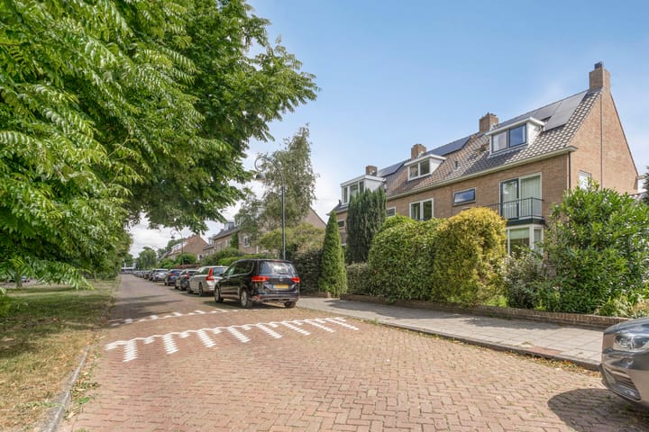 Oosterduinweg 31 in Haarlem foto