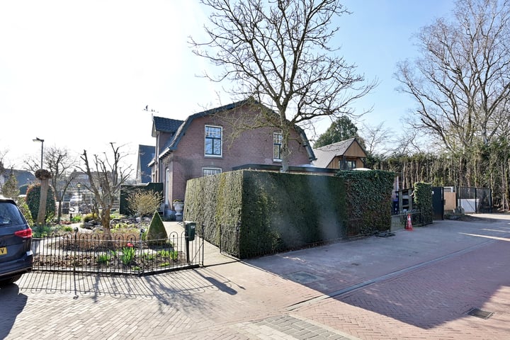 Oosterend 15a in Laren foto