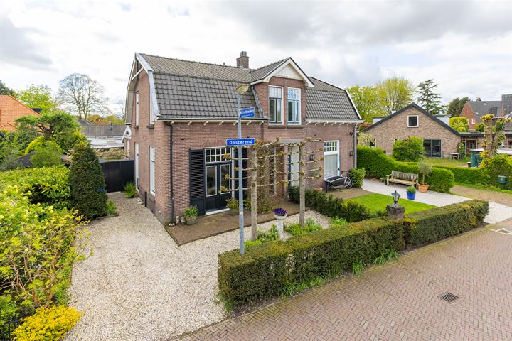 Oosterend 16 in Laren foto