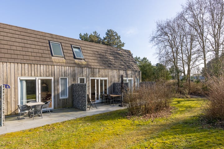 Oosterhiemweg 1-103 in Hollum foto