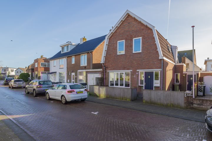Oosterparkstraat 41 in Zandvoort foto