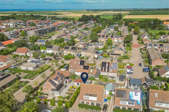 Oosterscheldestraat 1 in Wissenkerke foto