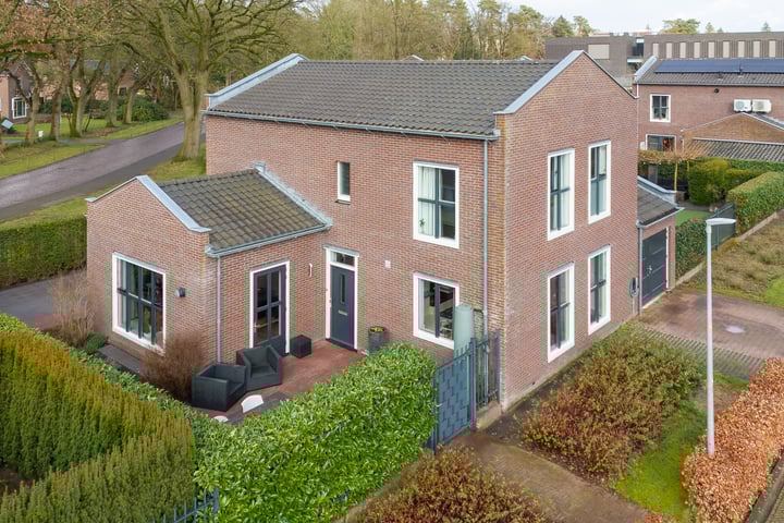 Oosterstraat 72 in Emmen foto