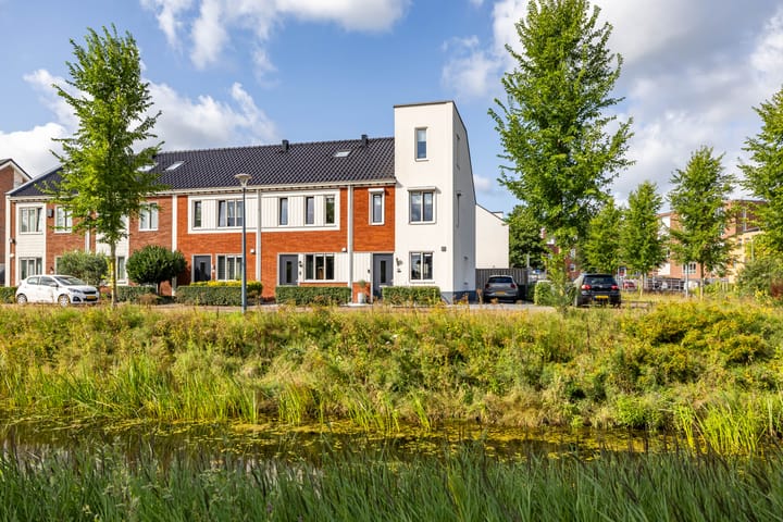 Oosterwal 10 in Assen foto