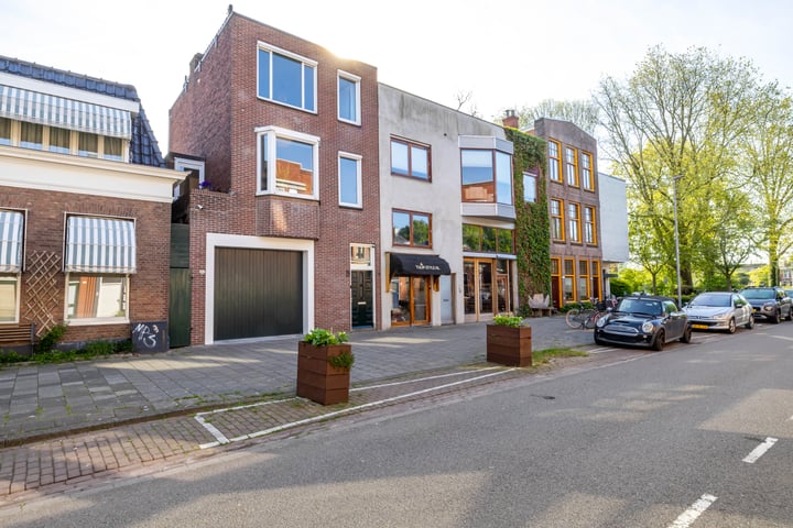 Oosterweg 112 in Groningen foto