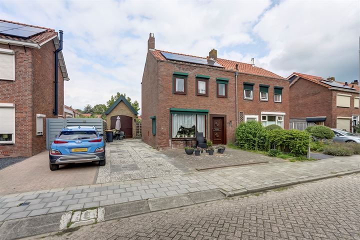 Ooststraat 25 in Nieuwerkerk foto