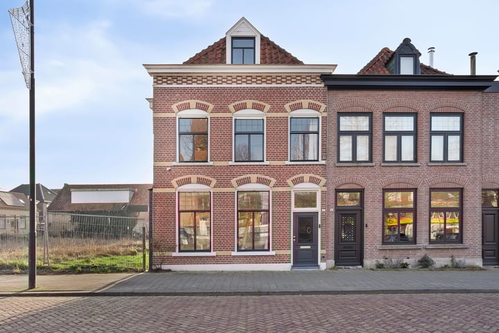 Oostvoorstraat 3 in Dinteloord foto