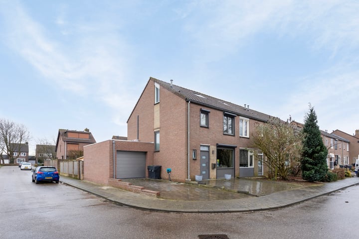 Op de Aks 27 in Beek foto