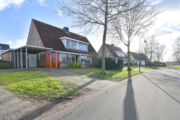Opaaldreef 8 in Emmen foto