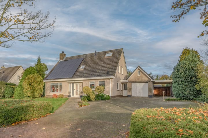 Oranje Nassaulaan 13 in Andijk