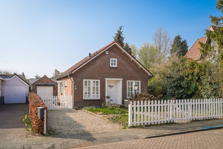 Oranje Nassaustraat 17 in Geldermalsen foto